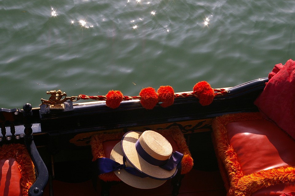 Gondole, forcole e remi | Meeting Venice