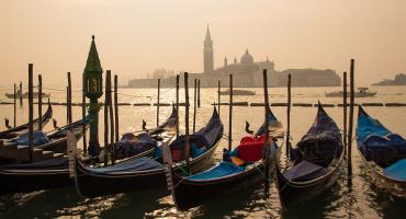 Cichetti & Gondola Serenade in Venice
